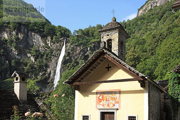 Landschaftlich schön landschaftlich reizvoll Europa Ruhe Reise Querformat Dorf Wasserfall Geographie Kapelle Schweiz