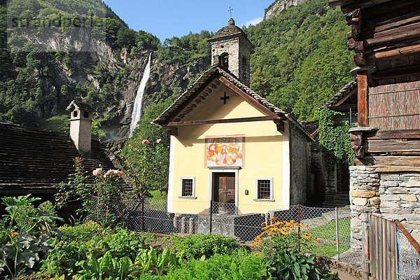 Landschaftlich schön landschaftlich reizvoll Europa Ruhe Reise Querformat Dorf Wasserfall Geographie Kapelle Schweiz