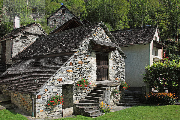 Landschaftlich schön landschaftlich reizvoll Europa Stein Wohnhaus Ruhe Reise Querformat Dorf Geographie schweizerisch Schweiz