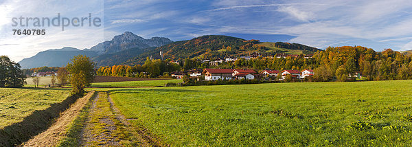 Panorama  Europa  Gebäude  Vertrauen  Kirche  Religion  Dorf  Kirchturm  Herbst  Wiese  Feldweg  Bayern  Deutschland  Oberbayern