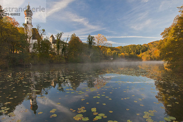 Wasser  Europa  See  Herbst  Wiese  Bayern  Deutschland  Oberbayern