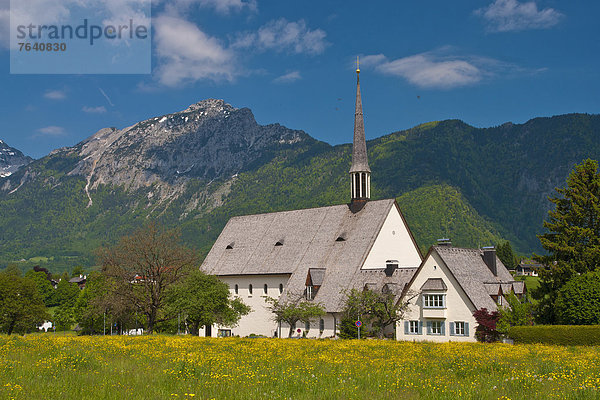 Blumenwiese  Europa  Berg  Himmel  Vertrauen  Kirche  Religion  Bayern  Berchtesgaden  Deutschland