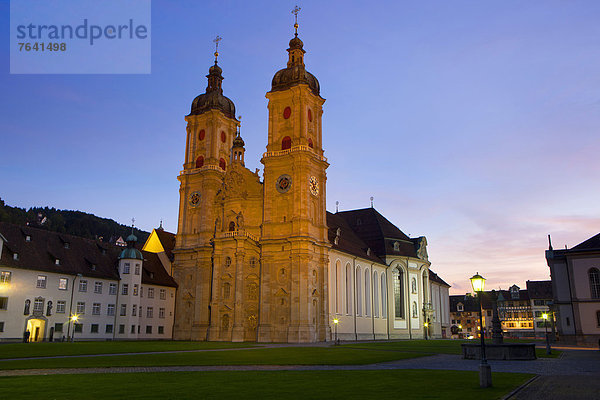 Europa Stadt Großstadt Kirche UNESCO-Welterbe Ortsteil Abenddämmerung Kloster Schweiz