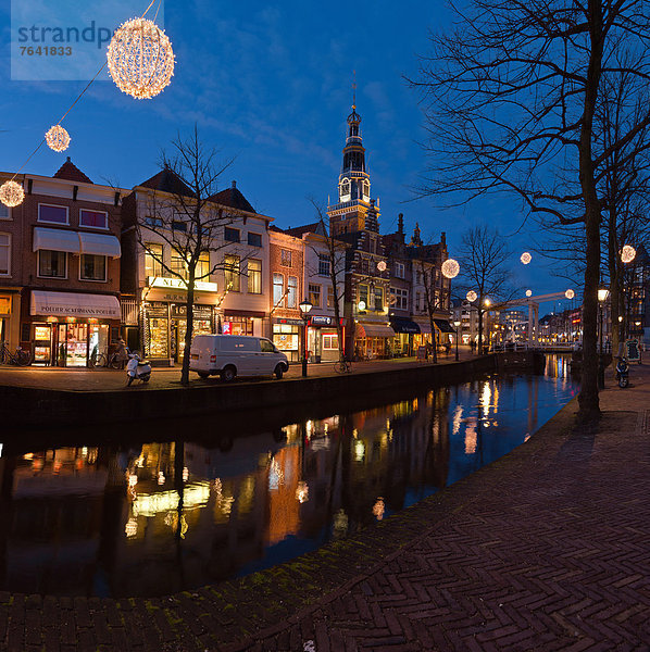 Wasser  Europa  Winter  Abend  Nacht  Spiegelung  Großstadt  Geschichte  Dorf  Weihnachten  Niederlande  Alkmaar  Reflections