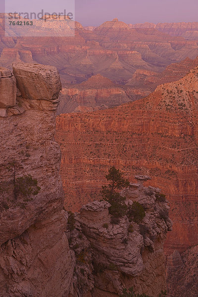 Vereinigte Staaten von Amerika  USA  Nationalpark  Hochformat  Landschaft  Amerika  Wunder  Reise  Natur  Nordamerika  Arizona  Süden  Ansicht  Grand Canyon  UNESCO-Welterbe  South Rim  Williams