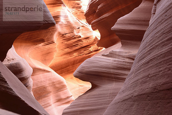 Vereinigte Staaten von Amerika  USA  Felsformation  Felsbrocken  Landschaft  Amerika  Nordamerika  Arizona  Süden  Antelope Canyon  Loch  Erosion  Navajo  Page  Sandstein