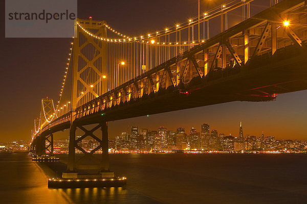 Vereinigte Staaten von Amerika  USA  Stadtansicht  Stadtansichten  Amerika  Nacht  Gebäude  Brücke  Kalifornien  Oakland  San Francisco
