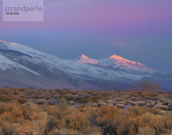 Vereinigte Staaten von Amerika USA Berg Amerika Sonnenuntergang Landschaft Alabama Hills Kalifornien Schnee