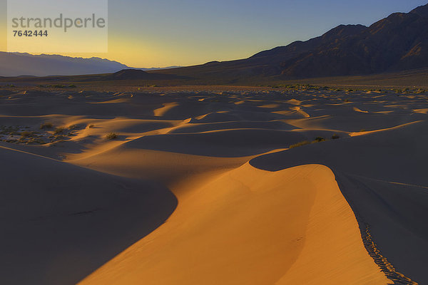 Vereinigte Staaten von Amerika USA Nationalpark Muster Amerika Landschaft Sand Düne Death Valley Nationalpark Kalifornien Schnittmuster