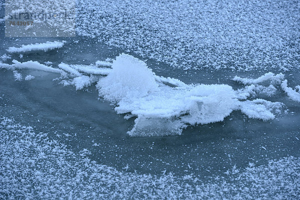 Vereinigte Staaten von Amerika  USA  Biegung  Biegungen  Kurve  Kurven  gewölbt  Bogen  gebogen  Winter  Amerika  Eis  Natur  Fluss  Nordamerika  gefroren  Oregon