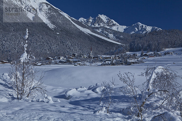 Europa  Berg  Winter  Urlaub  ruhen  Reise  Ruhe  Himmel  Stille  blau  Strauch  Österreich  Holzleitensattel  Rest  Überrest  Tirol