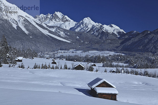 Europa Berg Winter Urlaub ruhen Reise Ruhe Wald Natur Holz Stille Österreich Rest Überrest Schnee Tirol