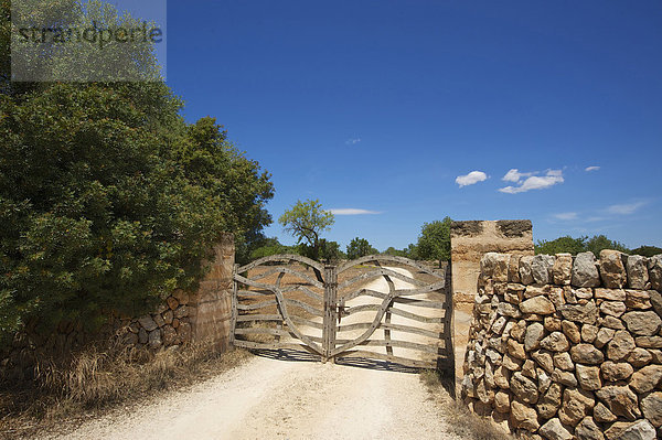 Außenaufnahme  Steinmauer  Europa  Tag  Wand  Tradition  Bauernhof  Hof  Höfe  niemand  Eingang  Mallorca  Balearen  Balearische Inseln  Spanien