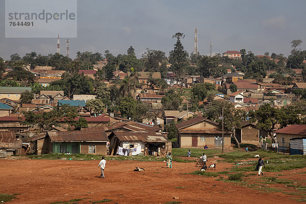 Ostafrika Armut arm arme armes armer Bedürftigkeit bedürftig Ghetto Afrika Uganda