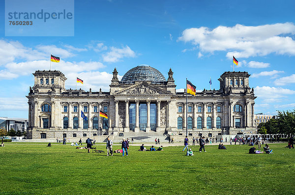 Reichstag  Reichstagsgebäude  Sitz des deutschen Parlaments  Berlin  Deutschland  Europa  ÖffentlicherGrund