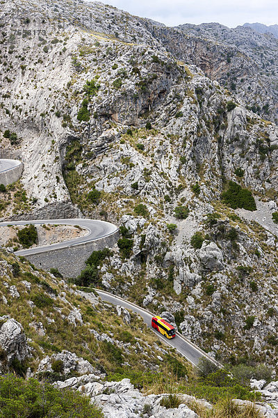 Biegung  Biegungen  Kurve  Kurven  gewölbt  Bogen  gebogen  Europa  Berg  Fernverkehrsstraße  Mallorca  Balearen  Balearische Inseln  Spanien