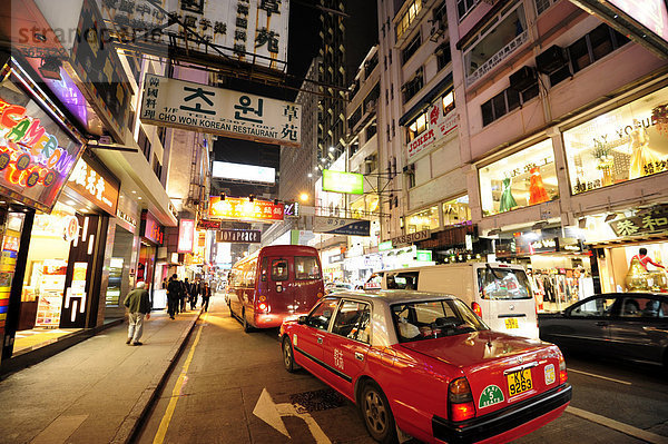 Abend  Straße  rot  Taxi  China  Asien  Ortsteil  Hongkong