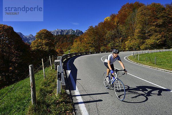 zwischen  inmitten  mitten  hoch  oben  Europa  Fernverkehrsstraße  Berg  Bayern  Berchtesgaden  Deutschland  Oberbayern