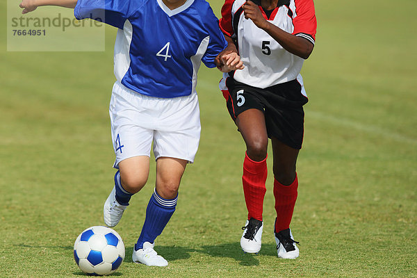 Frauen spielen Fußball