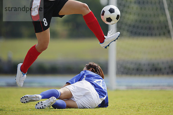 Frauen spielen Fußball