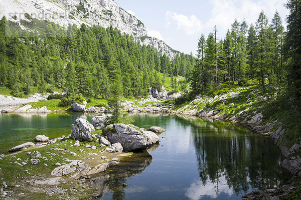 Bergsee an der Koca pri Triglavskih jezerih  Sieben-Seen-Hütte im Sieben-Seen-Tal  Nationalpark Triglav  Slowenien  Europa