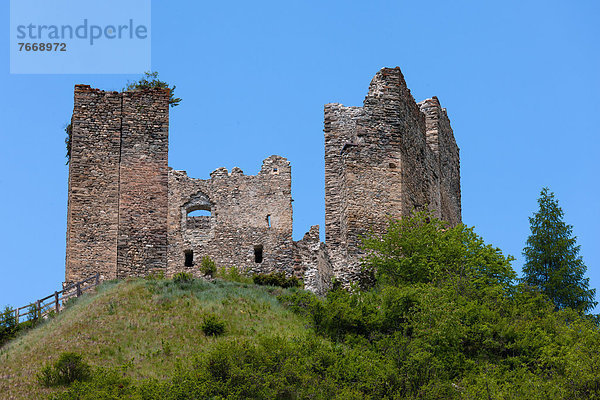 Burg Tschanüff bei Ramosch  Ruine  Val Sinestra