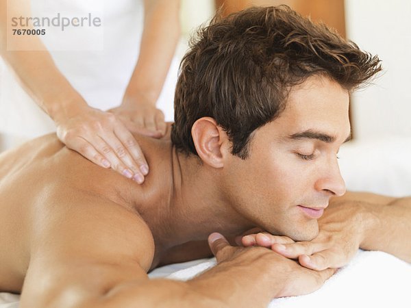 Mann  empfangen  Massage  Spa