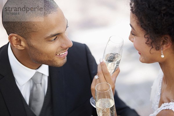 Ehepaar  trinken  Champagner