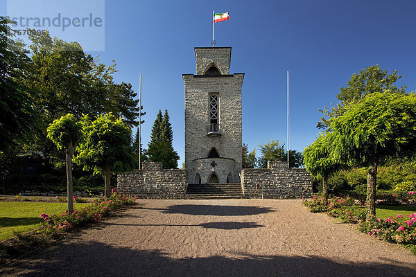 Der Turm des Ehrenmals  Langscheid  Nordrhein-Westfalen  Deutschland  Europa  ÖffentlicherGrund