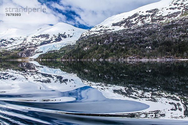 Wasser  Ruhe  Spiegelung  Chile  Patagonien  Reflections  Südamerika  Meerenge