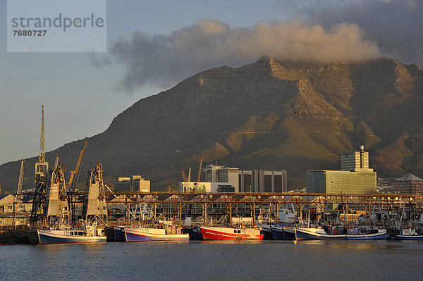 Südliches Afrika  Südafrika  Hafen  Berg  Tisch  Afrika  Kapstadt