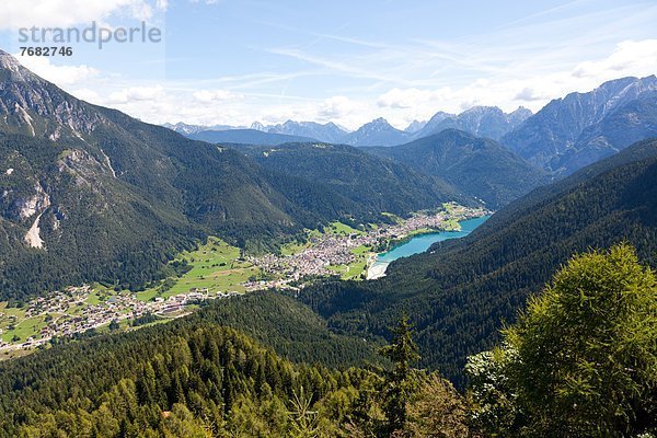 Europa  See  Dorf  Dolomiten  Belluno  Italien