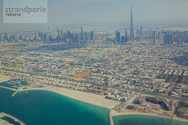 Skyline  Skylines  Vereinigte Arabische Emirate  VAE  Strand  Großstadt  Ansicht  Naher Osten  Wasserflugzeug  Dubai