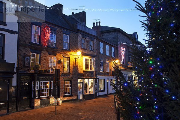 Europa  Baum  Großbritannien  Weihnachten  Yorkshire and the Humber  Abenddämmerung  England  Markt  North Yorkshire  Platz