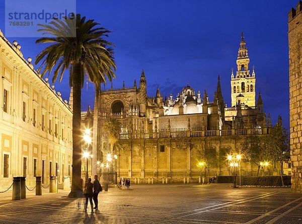 Europa  Nacht  Kathedrale  UNESCO-Welterbe  Andalusien  Sevilla  Spanien