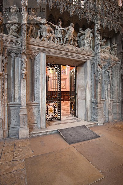 Frankreich  Europa  Eingang  Kathedrale  UNESCO-Welterbe  Chartres  Eure-et-Loir