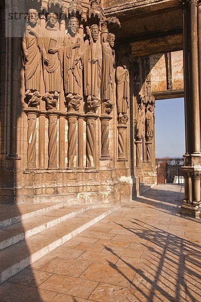 Frankreich  Europa  Stein  Kathedrale  Figur  UNESCO-Welterbe  Chartres  Eure-et-Loir