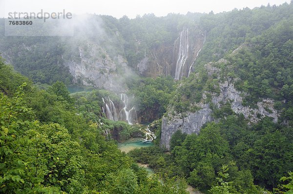 Europa  aufwärts  Dunst  Wasserfall  groß  großes  großer  große  großen  schlagen  Draufsicht  UNESCO-Welterbe  Kroatien