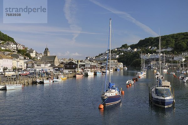 Segeln  Hafen  Motorjacht  Europa  Großbritannien  Boot  vertäut  angeln  Cornwall  England