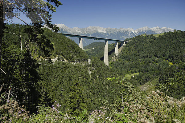 Europabrücke  Brenner Autobahn  Innsbruck  Österreich  Europa