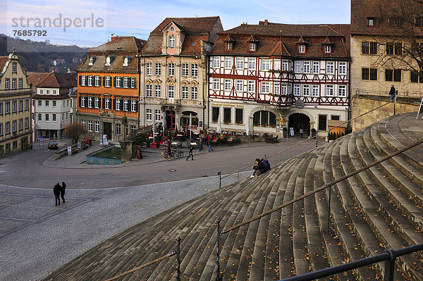 Stufe Europa Gebäude fliegen fliegt fliegend Flug Flüge Fassade Hausfassade frontal Quadrat Quadrate quadratisch quadratisches quadratischer Heiligtum Ansicht Baden-Württemberg Deutschland alt Schwäbisch Hall