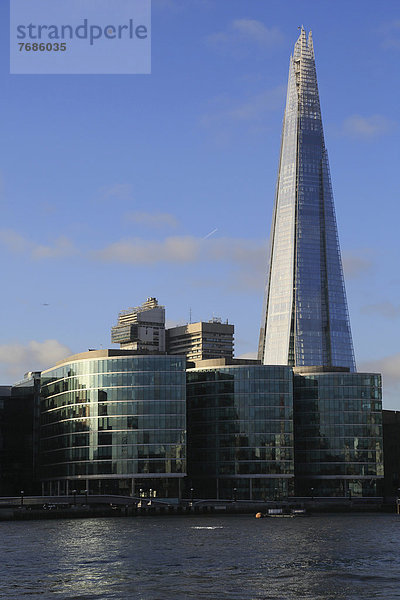 Southwark mit City Hall und The Shard  zweithöchstes Gebäude Europas  310 Meter  River Thames  Themse  gesehen vom Tower of London