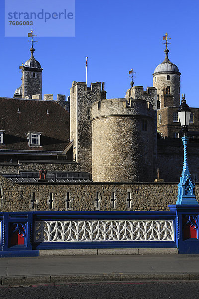 The Tower of London  gesehen von der Tower Bridge App.