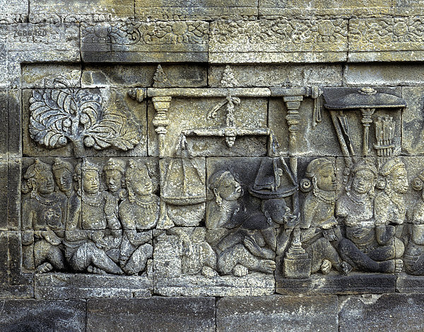 Ausschnitt aus einem Wandrelief der Tempelanlage Borobudur  UNESCO Weltkulturerbe