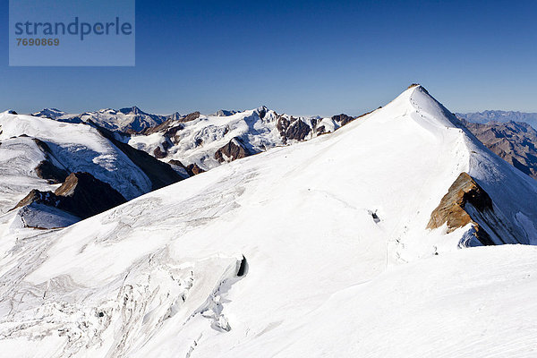 Der Grat zum Monte Cevedale  auf der Zufallspitz  Südtirol  Italien  Europa