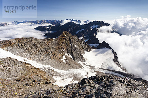 Aussicht beim Aufstieg zum Gipfel des Seelenkogel im Pfelderertal  Südtirol  Italien  Europa