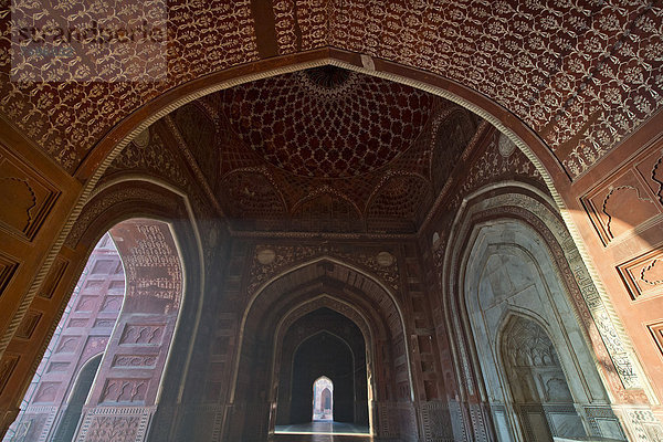 Seiten-Moschee  Taj Mahal oder Tadsch Mahal  Mausoleum  UNESCO-Weltkulturerbe
