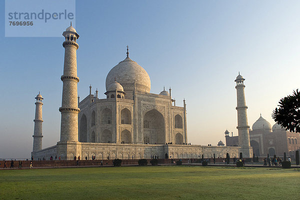 Taj Mahal oder Tadsch Mahal  Mausoleum  UNESCO-Weltkulturerbe  Morgenlicht