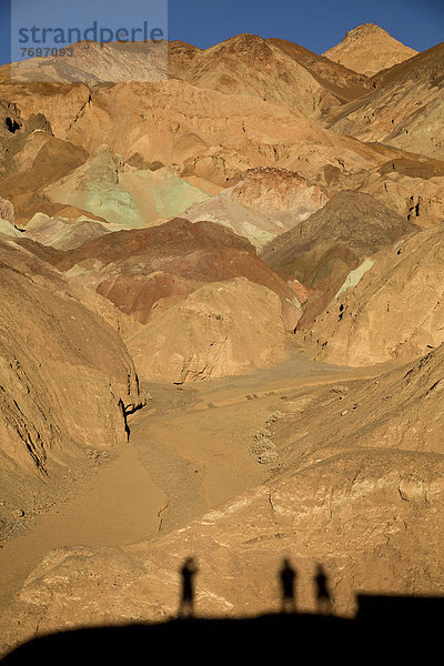 Bunt gefärbte Felsen am Artist's Drive und Artist's Palette im Tal des Todes