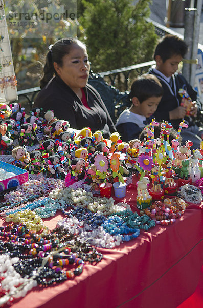 Straße  verkaufen  Souvenir  Mexiko  Armband  Kind  Guanajuato  Straßenverkäufer